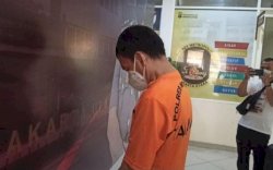 Balada Dua Sekretaris Muda, Pasrah Dicabuli Bos karena Takut Ditikam Keris