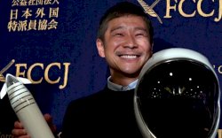 Mau ke Luar Angkasa Gratis? Miliarder Jepang Ajak 8 Orang Keliling Bulan Dengannya