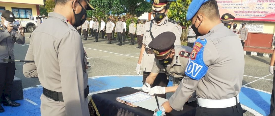 Upacara serah terima jabatan dan pengukuhan tiga kapolsek di lingkup Polres Pangkep, Rabu, 3 Maret 2021.