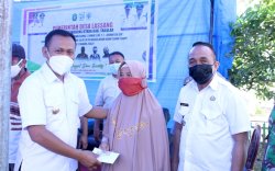 Bupati Takalar Serahkan BLT-Dana Desa Tahap Pertama Tahun 2021