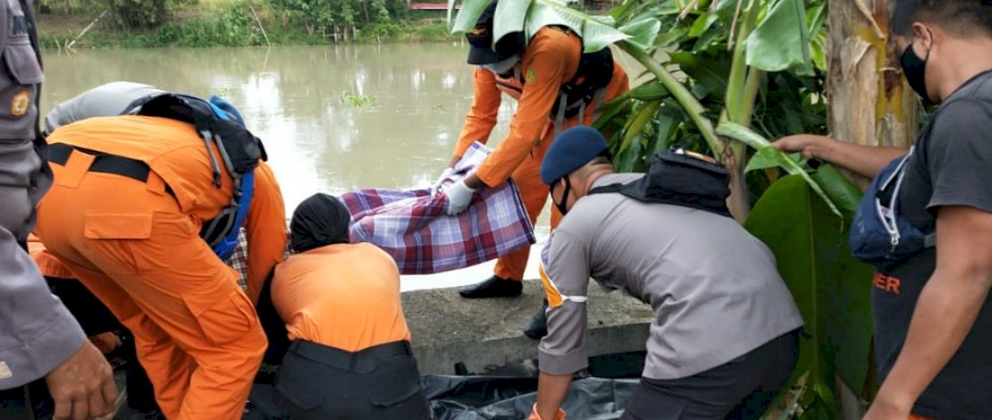 Kurang dari 24 Jam Tim SAR Gabungan Berhasil Evakuasi Korban Tenggelam di Sungai Walannae