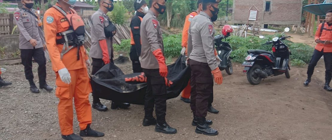 Kurang dari 24 Jam Tim SAR Gabungan Berhasil Evakuasi Korban Tenggelam di Sungai Walannae