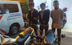 Polisi Amankan Tiga Pemuda saat Atraksi Freestyle di Jalan Raya Makassar