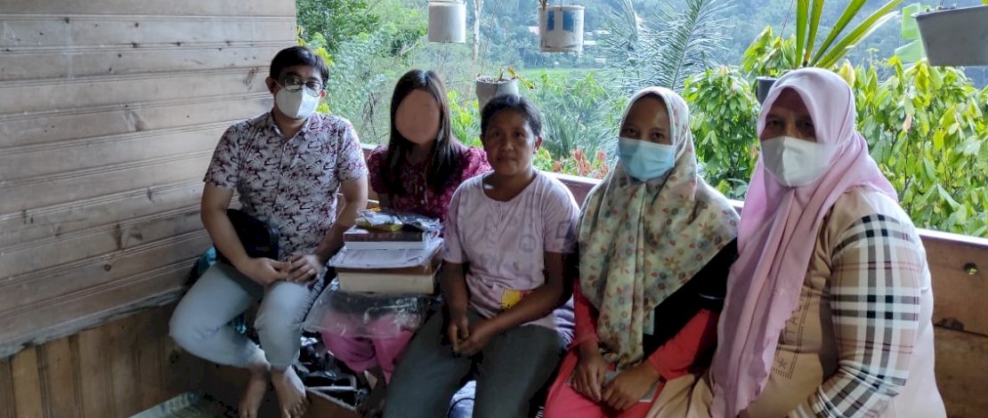 Proses terapi psikososial yang dilakuakan pihak Balai Anak Toddopuli Makassar kepada korban kejahatan seksual di Enrekang. 