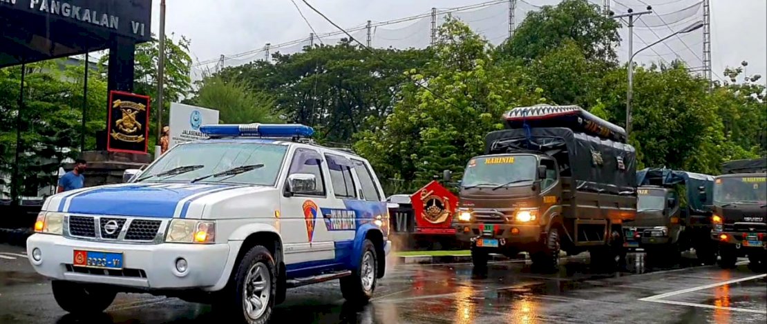 Gerak Cepat, Lantamal VI berangkatkan Prajurit Ke Lokasi Banjir Di Takalar Gerak Cepat, Lantamal VI berangkatkan Prajurit Ke Lokasi Banjir Di Takalar