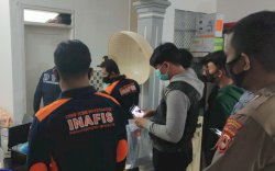 Seorang Wanita Ditemukan Meninggal Terjepit Kosen di Villa Racing Center