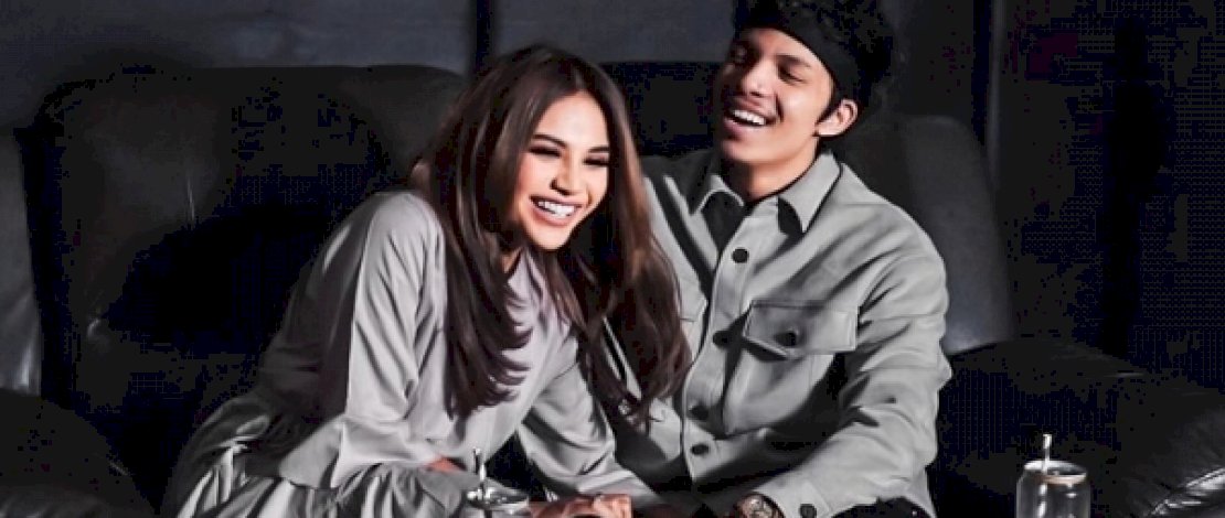 YouTuber Atta Halilintar dan penyanyi Aurel Hermansyah