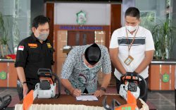 Pemkab Terima Bantuan CSR 4 Unit Chain Shaw dari Bank Sulselbar Cabang Takalar