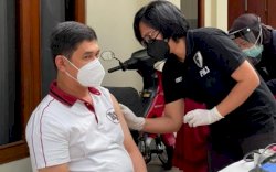 Kapolda Sulsel Ikut Vaksinasi Covid-19 di Polda Metro Jaya