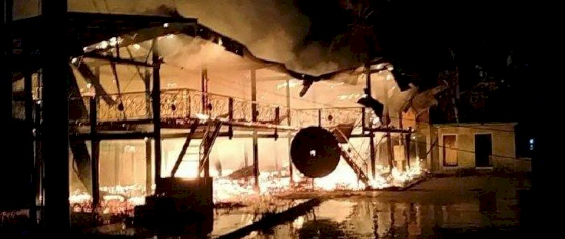 Rumah terbakar di Penrang, Wajo, Sulsel, dini hari tadi.