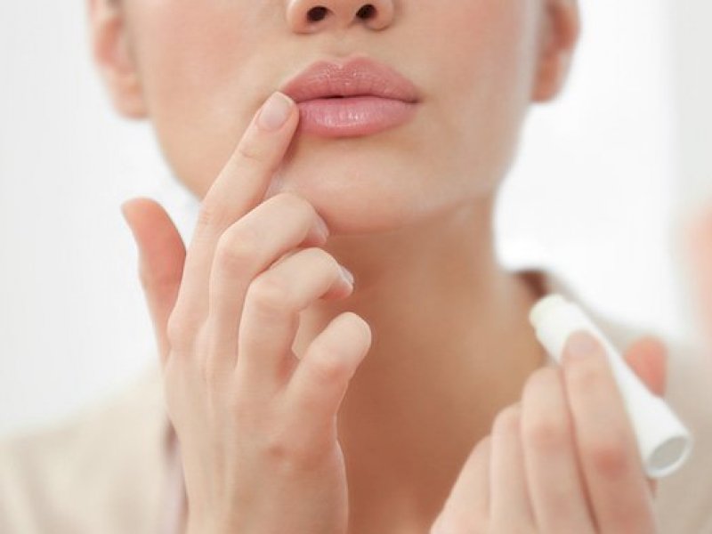 Gampang! Ini 4 Cara Bikin Kulit Bibir Tetap Cerah