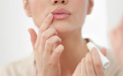 Gampang! Ini 4 Cara Bikin Kulit Bibir Tetap Cerah