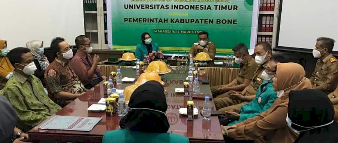 Penandatanganan MoU UIT-Pemkab Bone.