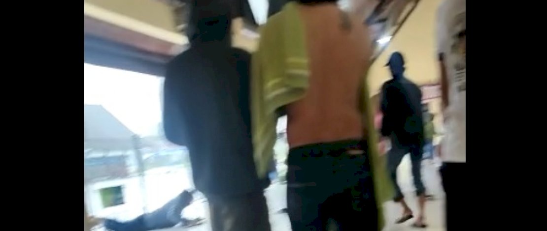 Tangkapan layar dari video viral tentang insiden di Terminal Regional Daya.