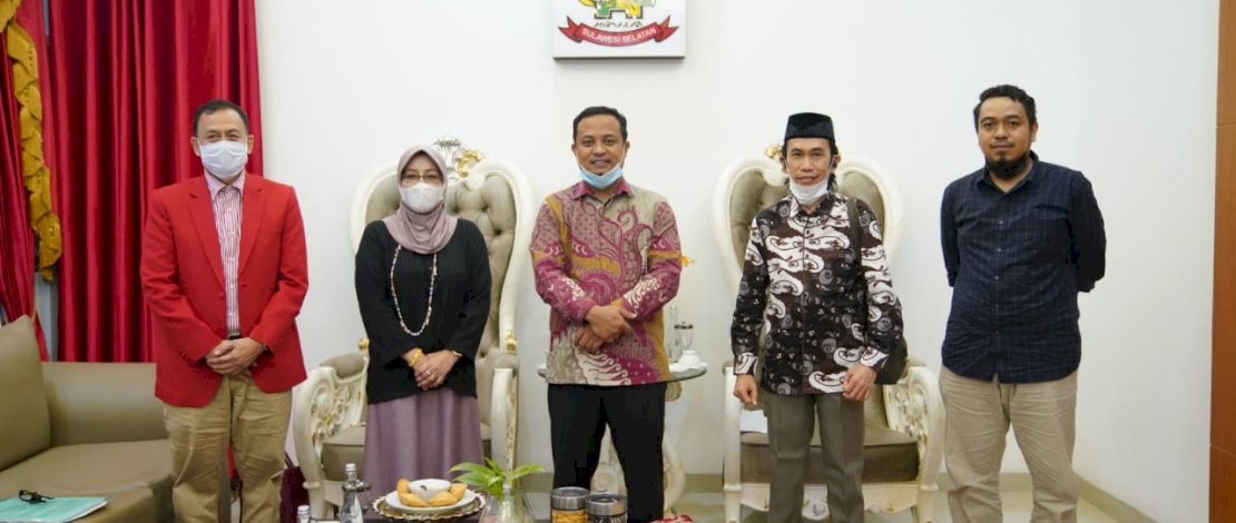 Plt Gubernur Sulsel, Andi Sudirman Sulaiman, menerima kunjungan Tim Kaukus Masjid 99 Kubah.