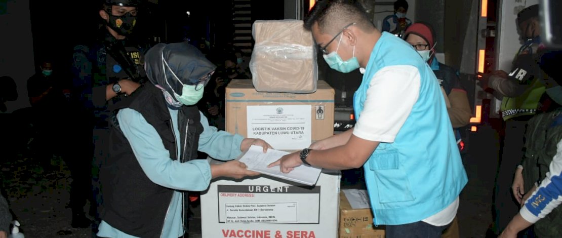 Sebanyak 430 vial atau 4.300 dosis vaksin Covid-19 buatan Sinovac tiba di Masamba, Kabupaten Luwu Utara, Senin (16/3/2021).