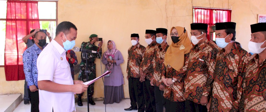 Bupati Takalar Bagikan Sapi di Pa'rapunganta, Kades: Sudah 100 Sapi Terbagi di Sini