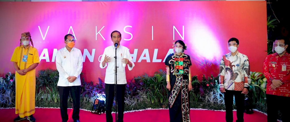 Presiden RI, Joko Widodo, meninjau pelaksanaan Festival Smart Vaksinasi Makassar, di Hotel Dalton, Jalan Perintis kemerdekaan, Makassar, Kamis (18/3/2021). Presiden RI, Joko Widodo, meninjau pelaksanaan Festival Smart Vaksinasi Makassar, di Hotel Dalton, Jalan Perintis kemerdekaan, Makassar, Kamis (18/3/2021).