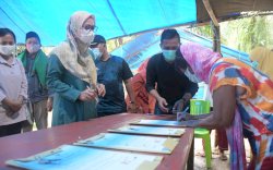 Korban Bencana Jemaat Gereja Toraja Desa Meli Terima Bantuan 10 Unit Huntap