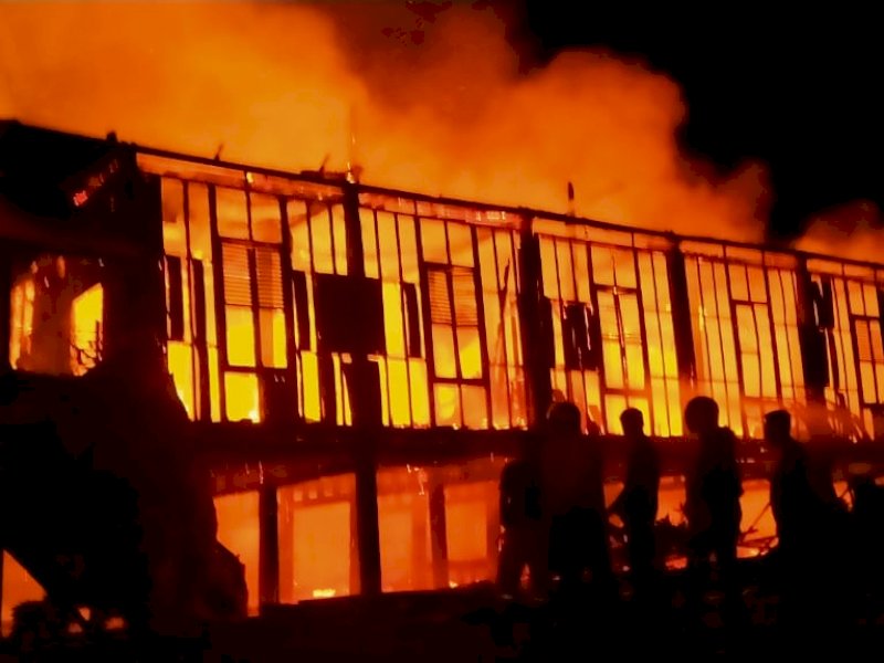 Tiga Lemari Dokumen dan Replika Pusaka Berhasil Diselamatkan dari Bola Soba yang Terbakar