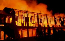 Tiga Lemari Dokumen dan Replika Pusaka Berhasil Diselamatkan dari Bola Soba yang Terbakar