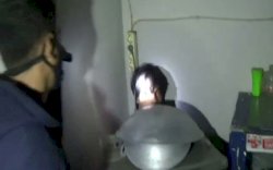 Rumah Mertua Dikepung Polisi, Residivis Sembunyi di Belakang Kulkas