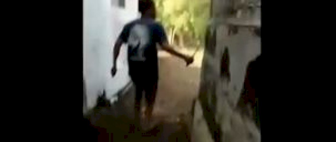 Detik-detik selingkuhan Bu Kades ditangkap warga saat hendak kabur.