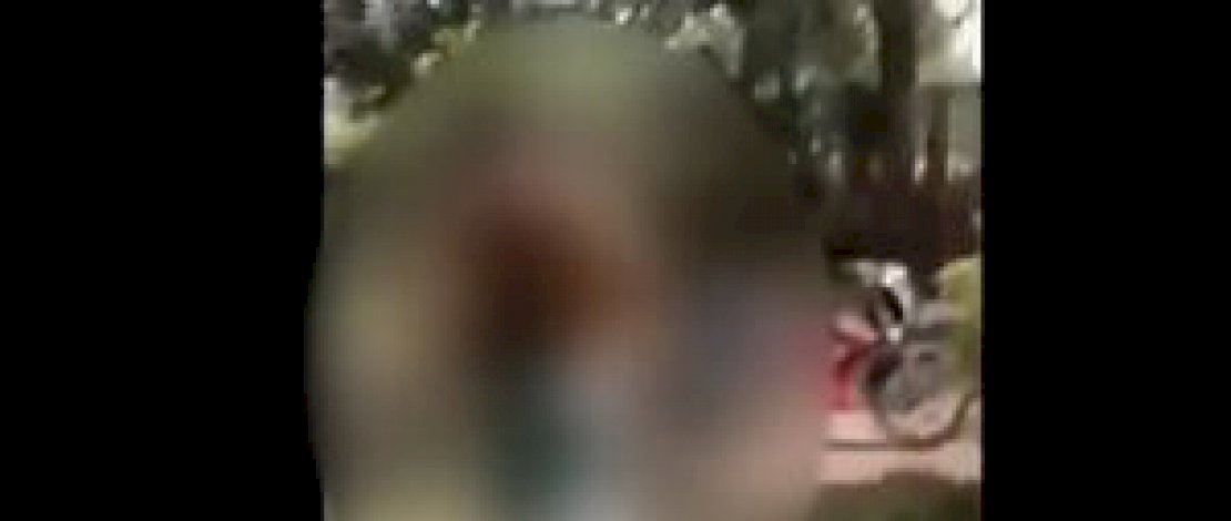 Detik-detik selingkuhan Bu Kades ditangkap warga saat hendak kabur.