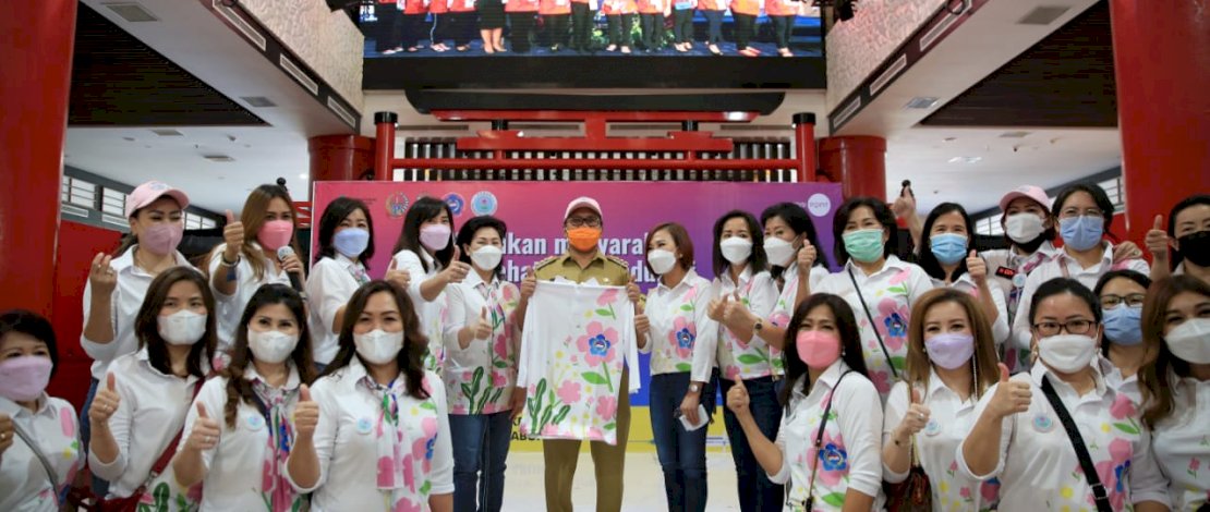 Hadiri Vaksinasi PERWANTI, Wali Kota Makassar Imbau Warga Ikut Vaksin