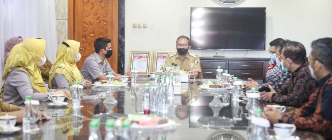 Penandatanganan MoU BUMN dan Pemkot Makassar.