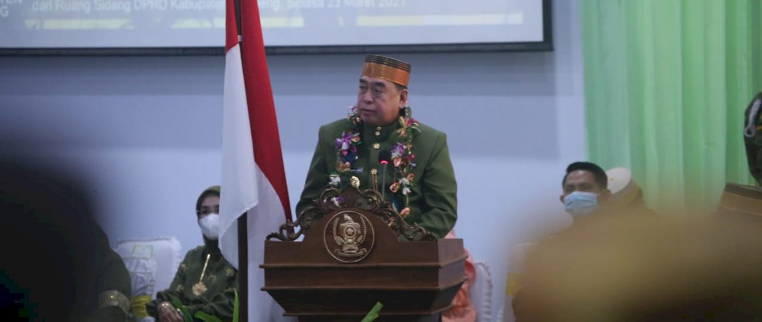  Sekprov Sulsel, Abdul Hayat Gani saat menghadiri peringatan hari jadi Soppeng. 