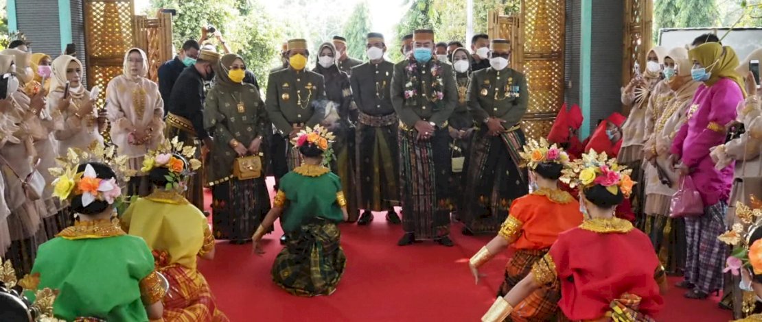  Sekprov Sulsel, Abdul Hayat Gani saat menghadiri peringatan hari jadi Soppeng. 