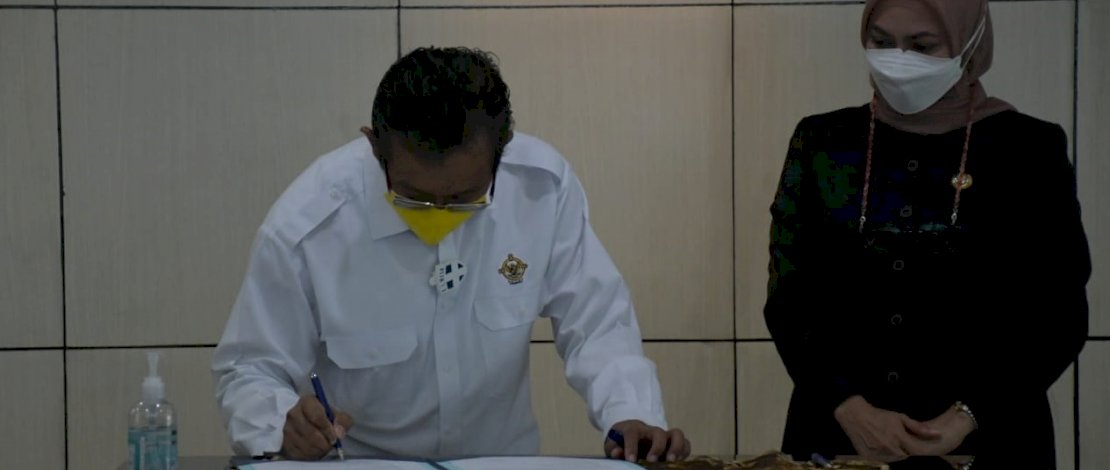 Pemerintah Daerah (Pemda) Kabupaten Luwu Utara menyerahkan Laporan Keuangan Pemerintah Daerah LKPD (Unaudited) Tahun Anggaran 2020 kepada Badan Pemeriksa Keuangan (BPK) Perwakilan Provinsi Sulawesi Selatan, Senin (22/3/2021).