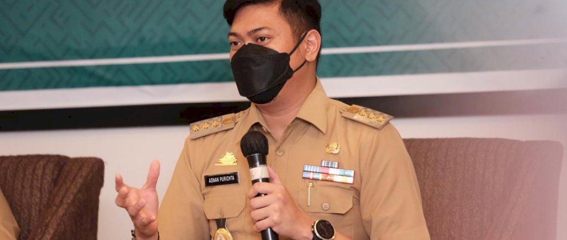 Bupati Gowa, Adnan Purichta Ichsan. Bupati Gowa, Adnan Purichta Ichsan.