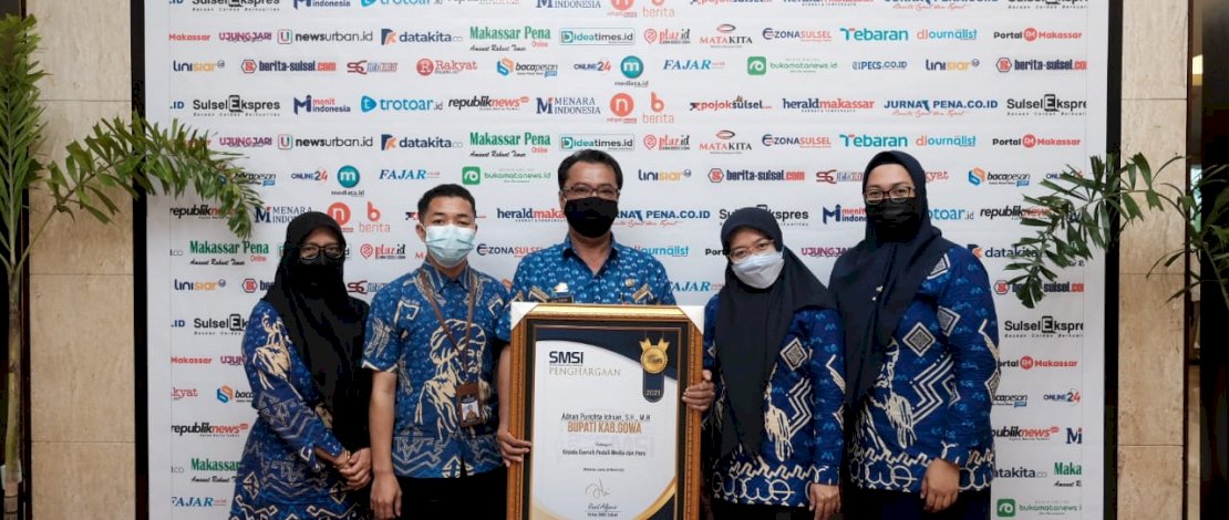 Bupati Gowa Terima Penghargaan Kepala Daerah Peduli Pers dari SMSI Sulsel