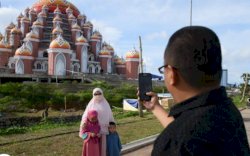 Warga Desak Masjid 99 Kubah Segera Difungsikan