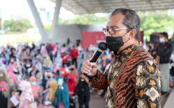 Gelar Festival Vaksinasi, Danny Target 2.000 Guru Setiap Hari