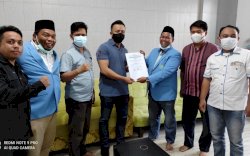 Dukung Bung Arul Pimpin KNPI Makassar, BKPRMI Serahkan Rekomendasi