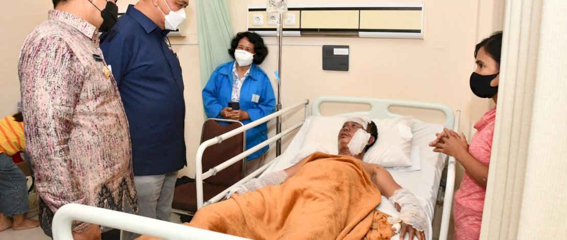 Petinggi DPP NasDem Kunjungi Korban Bom Gereja Katedral di RS Bhayangkara