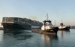 Kapal Kontainer Raksasa yang Blokir Terusan Suez Berhasil Dipindahkan