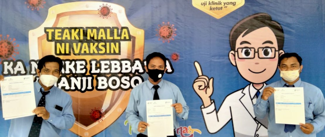 VAKSIN COVID-19. Yayasan Sinergi Insan Unggul yang menaungi Sekolah Islam Al Azhar Makassar (TK, SD, SMP, SMA) melakukan vaksinasi Covid-19 terhadap semua guru dan staf.