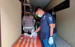 Bid Dokkes Polda Sulsel Lakukan Tes Urine Personel Brimob Bone, Ini Hasilnya