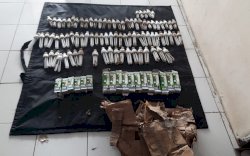 Ada 103 Bola Lampu Bekas di Kardus "Islam X"