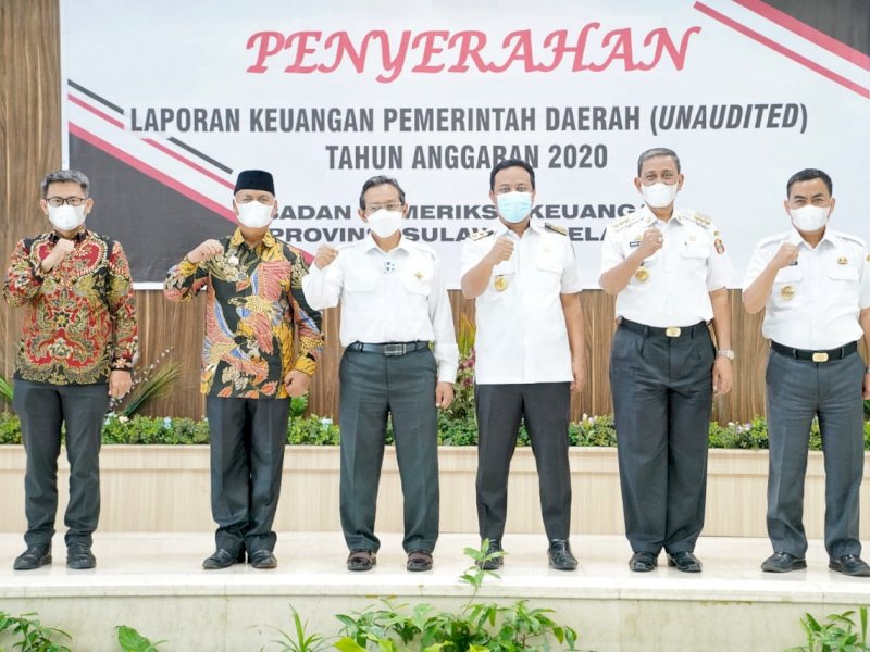 Plt Gubernur Serahkan Laporan Keuangan Pemprov ke BPK RI