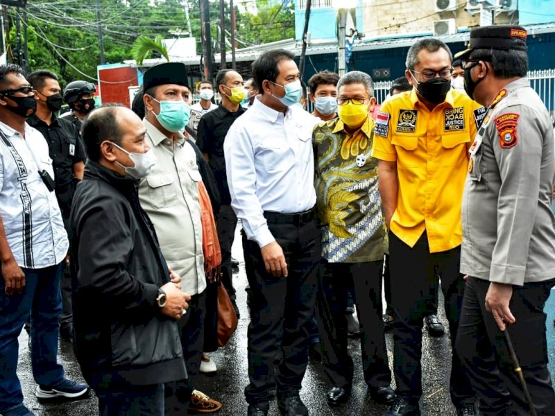 Didampingi TP, Azis Syamsuddin Kunjungi Lokasi Ledakan Bom Bunuh Diri di Makassar