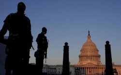 Usai Tabrak Polisi di Capitol AS, Noah Green Hunuskan Pisau, Satu Tewas