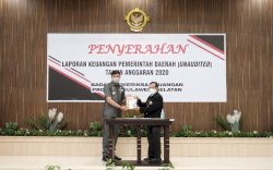 Bupati Gowa Serahkan LKPD Tahun Anggaran 2020 ke BPK RI Sulsel