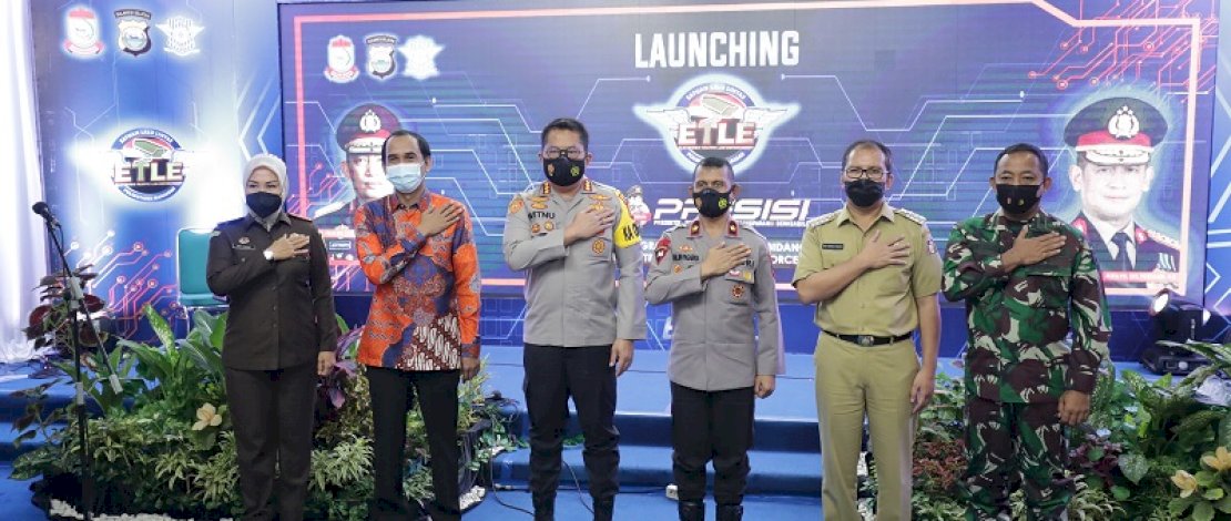 Suasana launching ETLE yang diikuti Ketua DPRD Kota Makassar, Rudianto Lallo (kedua dari kiri).
