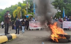 Aksi Mahasiswa IPMAL,Tolak Pembangunan Asrma di Batu
