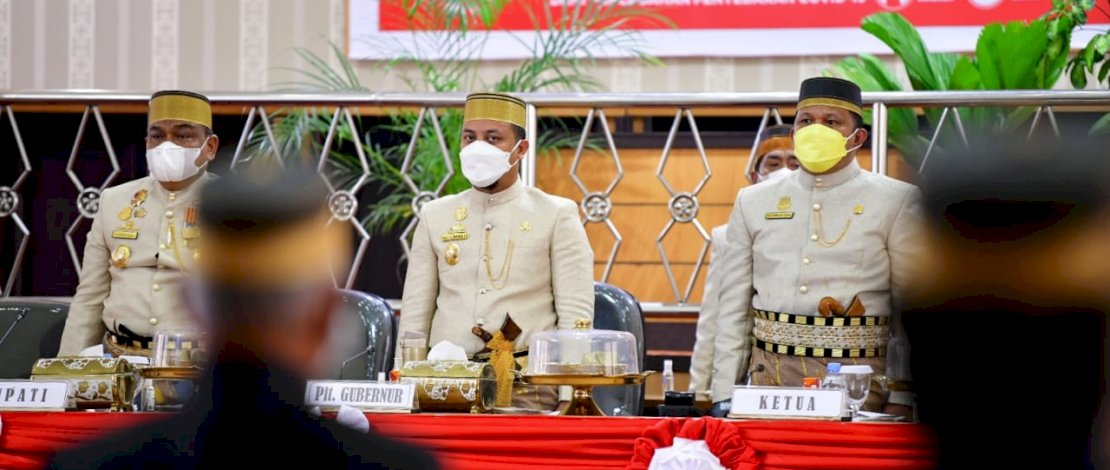 Suasana sidang paripurna istimewa peringatan Hari Jadi Bone di DPRD Bone. 